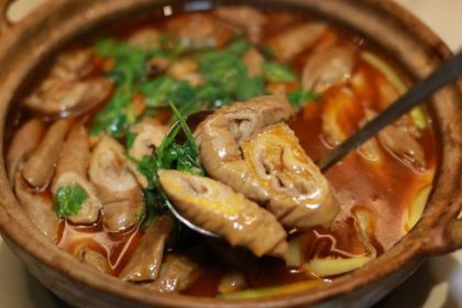 泽一红酒粤菜馆(展进巷店)