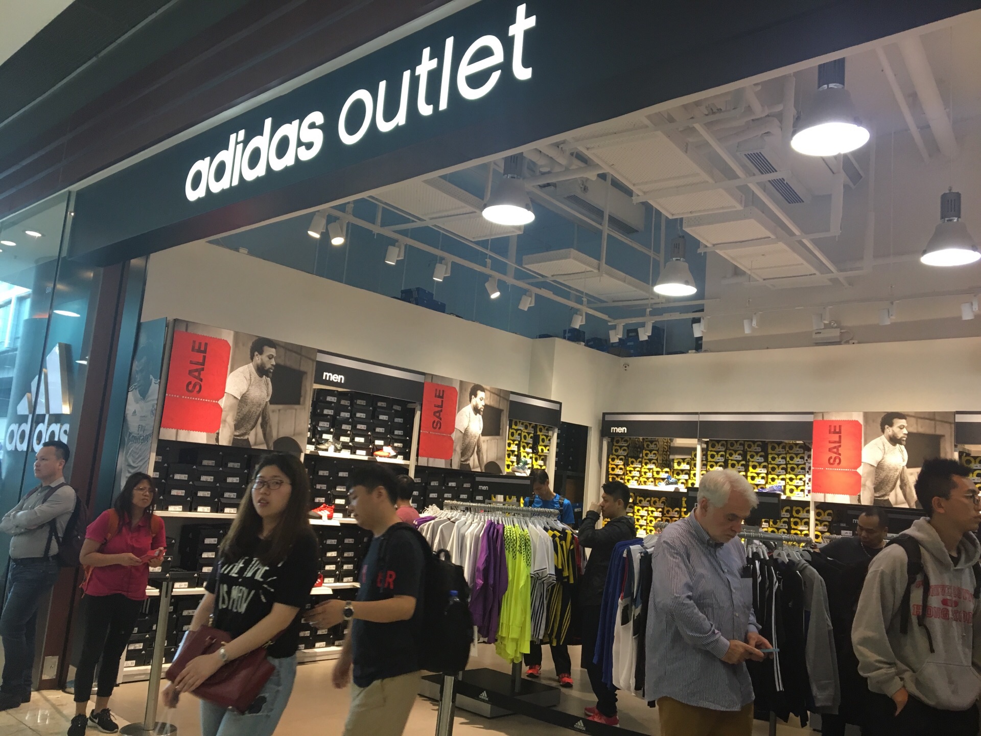Shopping itineraries in Adidas Factory Outlets in 2023-06-03T17:00:00-07:00  (updated in 2023-06-03T17:00:00-07:00) - Trip.com