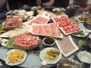 名都曉荷塘主題火鍋(蘿北店)
