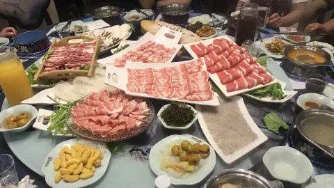 名都晓荷塘主题火锅(萝北店) in 蘿北
