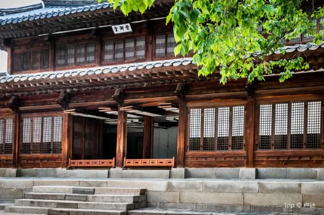 12 Historical Sites That Worth Visiting in Seoul 