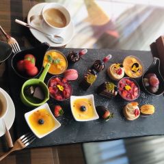 上海佘山茂御臻品之选酒店·天际大堂吧 User Photo