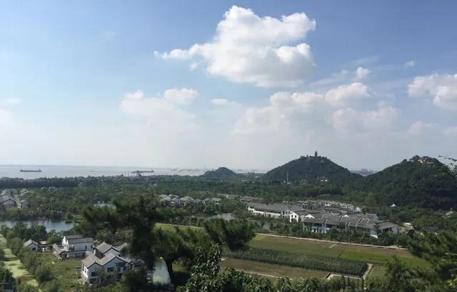 Looking to the Distance, One Can Spot the Beach Treads and Waves, And the Surrounding Area of Nantong is Close to Nature