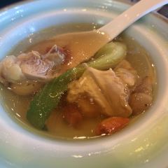 Qiandaohuzhoujidujiajiudian·xianyanzhong Restaurant User Photo