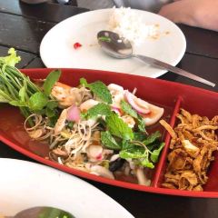 Khin lom Chom sa phan User Photo