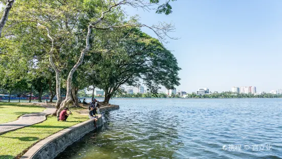 Inya Lake