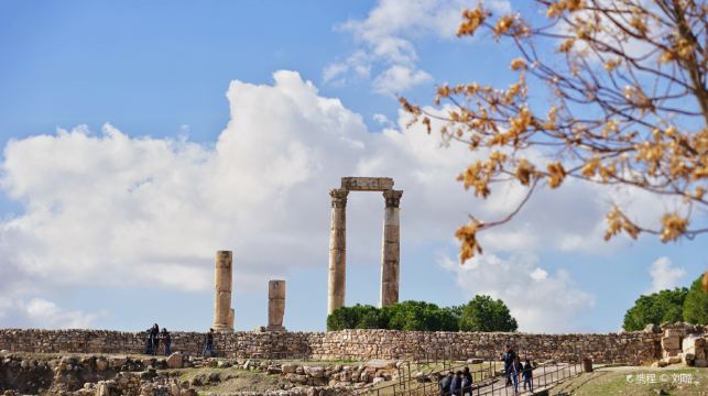 約旦安曼+安曼城堡+彩虹街+傑拉什羅馬古城遺址一日遊