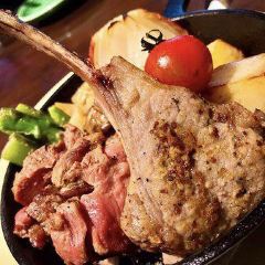 Coat of Arms Bar and Restaurant 여행 사진
