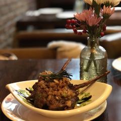 BROWNSTONE布朗石西班牙餐厅酒吧(永嘉庭店) User Photo