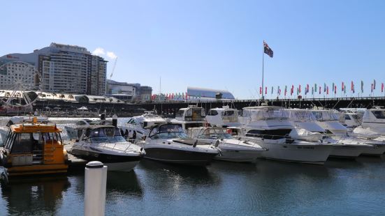科克湾码头就在达令港的边上，这里也是悉尼一个以海港为主的商业