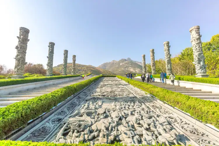 Отели рядом с достопримечательностью «Guangsheng Spring»