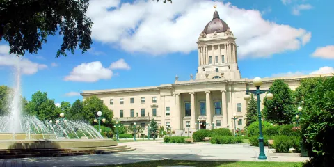 馬尼托巴省議會大廈