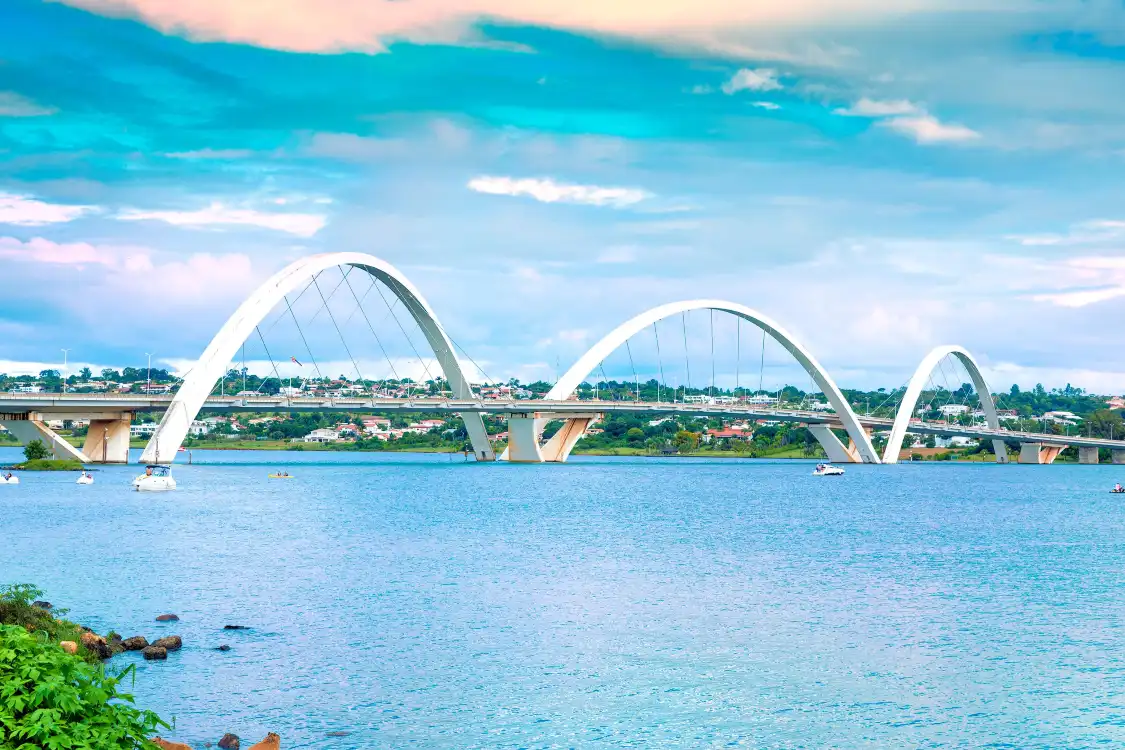 Hotels near Juscelino Kubitschek Bridge