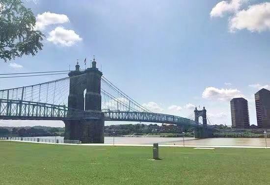 羅比林吊橋