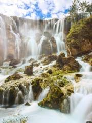 Zhenzhutan Waterfall