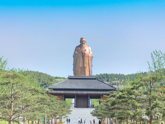 니산 신성경 관광지구