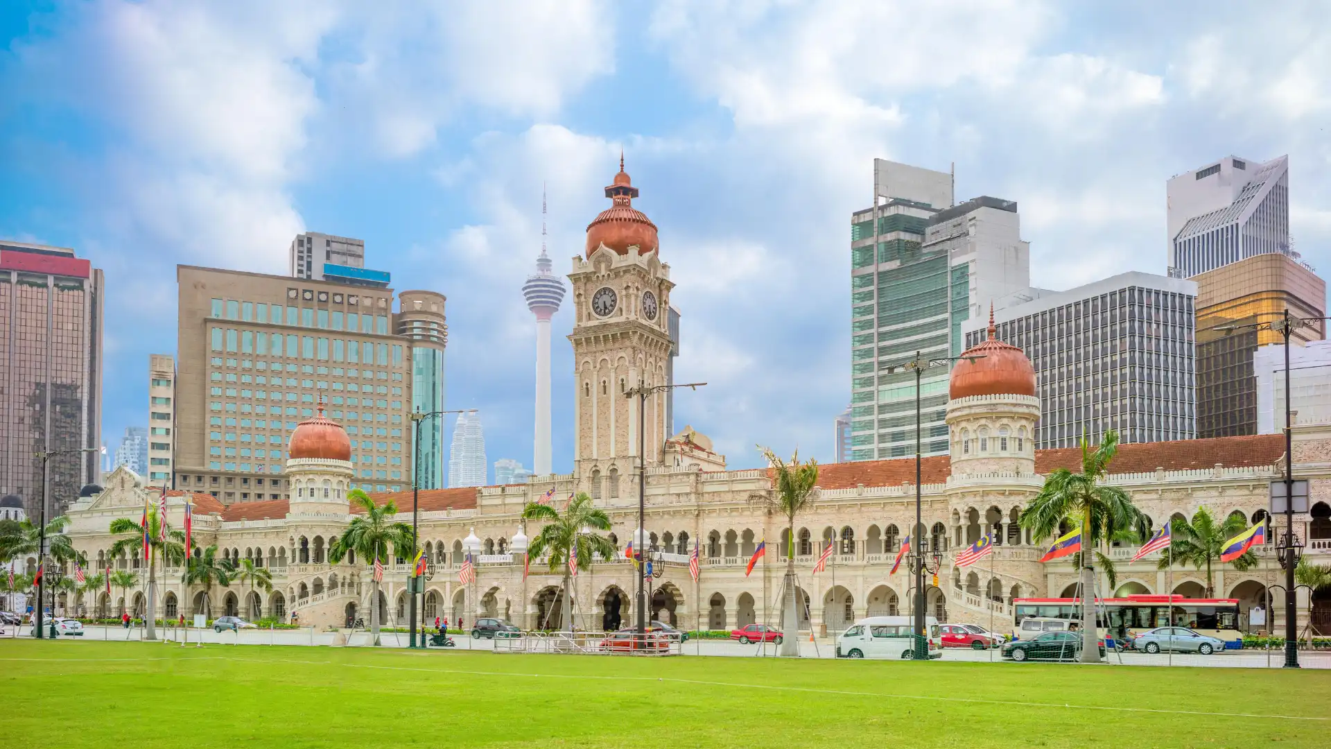 Hotels near مبنى السلطان عبد الصمد