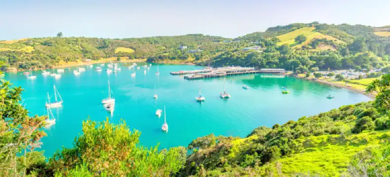 Hotels near Little Oneroa Beach