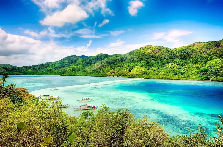 Hotels near Entalula Island