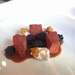 LE CINQ User Photo