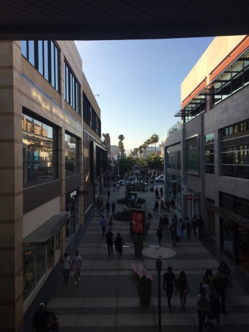 ロサンゼルス サード ストリート プロムナード 評判 案内 トリップドットコム