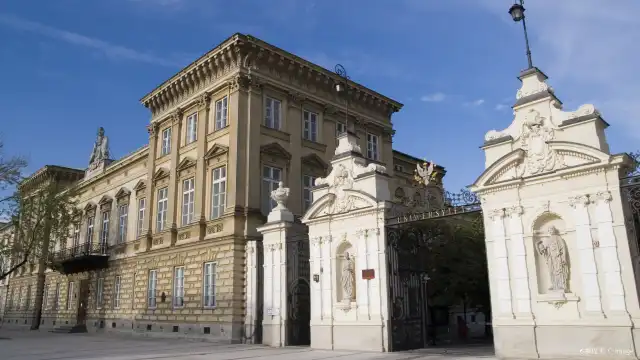 鄰近華沙大學的酒店