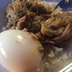 Chang Phueak Pork Leg Rice User Photo