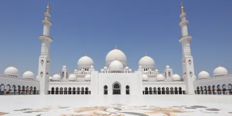 阿布扎比盧浮宮+阿布扎比總統府+法拉利主題公園一日遊【中文】