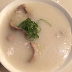 TASTY CONGEE & NOODLE WANTUN SHOP (IFC Branch) 여행 사진
