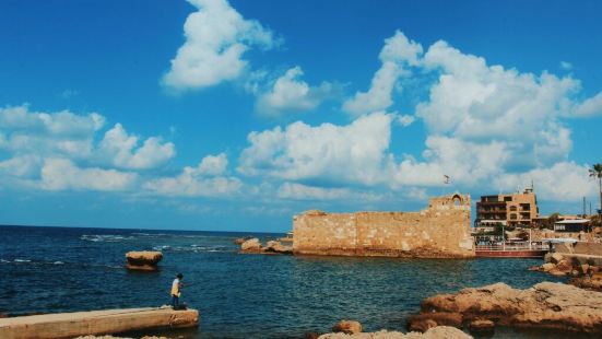 比布鲁斯是黎巴嫩最古老的城市之一，他从新石器时代就开始有人居