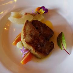 Maxim's DE PARIS User Photo