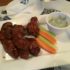DOLPHIN Sports Bar & Grill User Photo