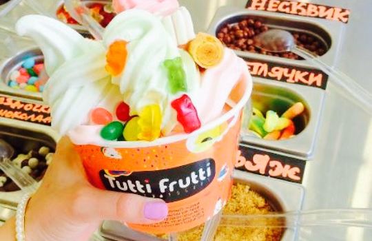 Tutti Frutti Frozen Yogurt