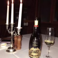 Maxim's DE PARIS User Photo