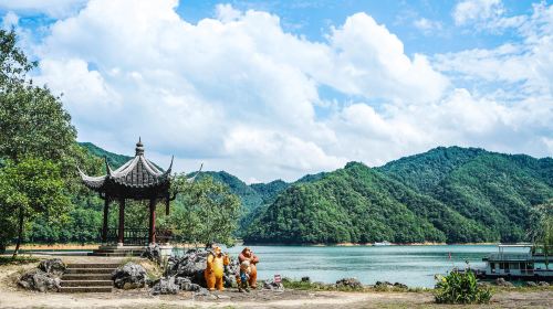 Qiandao (Thousand Island) Lake, Houdao (Good Luck) Island