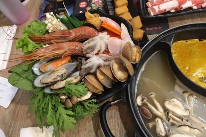 呷哺呷哺（凱薈廣場店）