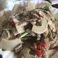 春燕饭店(夫妻树下木桥店) User Photo