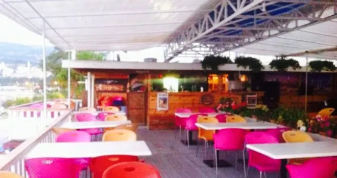 Kupler Cafe & Roof Bar