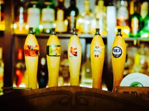 Glen Whisk(e)y Bar