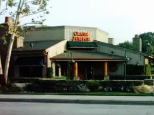 Claim Jumper Restaurants