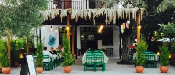 Mandala Alter Tavern