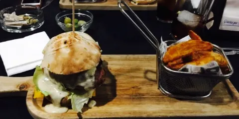 Fratello's neotaberna