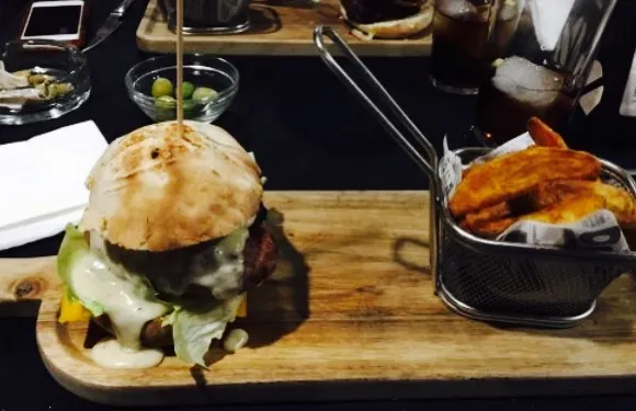 Fratello's neotaberna