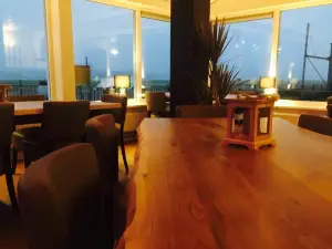 Restaurant Take Off