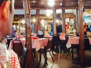 Pont Breaux's Cajun Restaurant