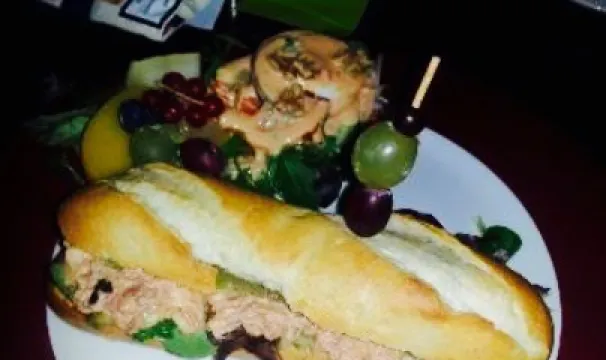 Bruin Cafe de Zonnewijzer