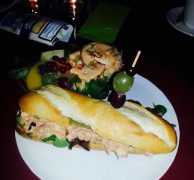 Bruin Cafe de Zonnewijzer