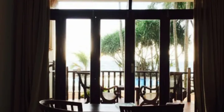 Whispering Palms Restaurant and Bar