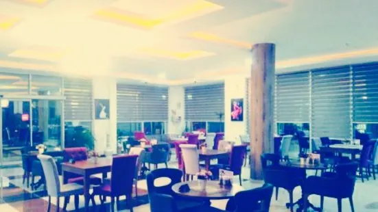 Gokcem Cafe & Bistro