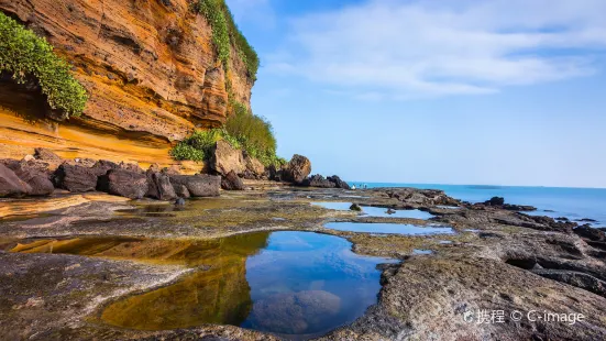 หาดสีสันสดใส